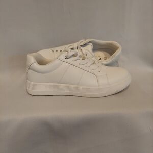 Vepose 8013 Womens White Casual Fashion Flat Low Top Sneakers Size 8.5 Like New!